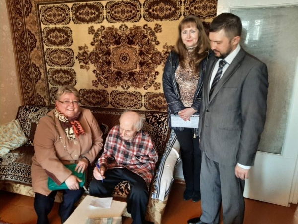 В Бресте начались выплаты материальной помощи к 77-летию Победы В Бресте начались выплаты материальной помощи к 77-летию Победы