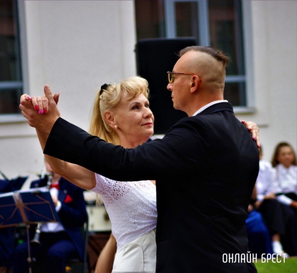 
                Читатель: Эмоции и настроение на «Балу на Советской»
            