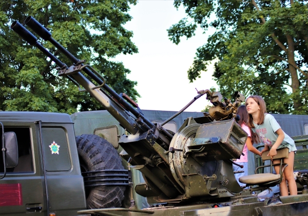 Читатель: Брестские десантники организовали выставку вооружения и военной техники для жителей Малориты
Читатель: Брестские десантники организовали выставку вооружения и военной техники для жителей Малориты