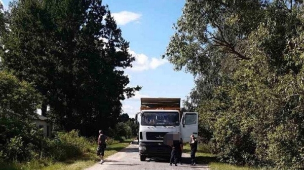 Грузовик наехал на ребенка в Кобринском районе Грузовик наехал на ребенка в Кобринском районе