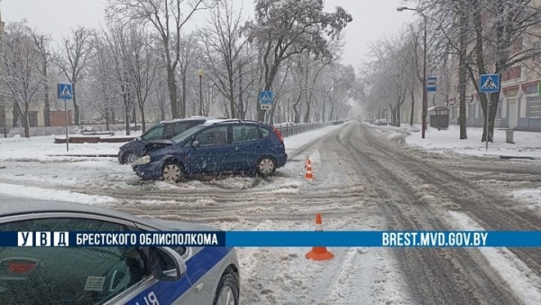 В Бресте две женщины попали в ДТП В Бресте две женщины попали в ДТП