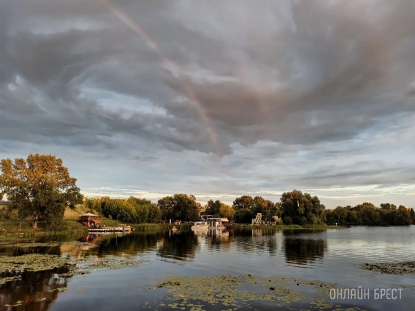 Читатель: Красивая Набережная в Бресте. Фото сделаны вчера вечером
             
                Читатель: Красивая Набережная в Бресте. Фото сделаны вчера вечером