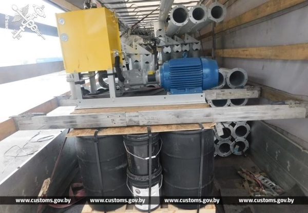 В Бресте таможенники выявили крупную партию товаров без документов В Бресте таможенники выявили крупную партию товаров без документов