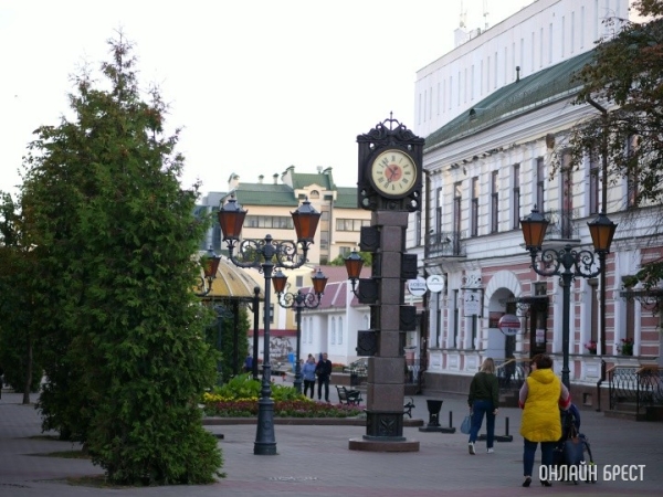 Почему остановились часы на Советской в Бресте