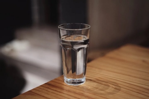 Сколько стоит бутылка воды в начале летнего сезона в разных странах мира Сколько стоит бутылка воды в начале летнего сезона в разных странах мира