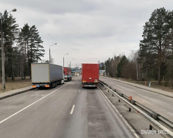 Латвия не пропустила более 150 белорусских и российских фур Латвия не пропустила более 150 белорусских и российских фур