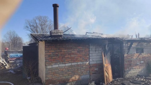 В Кобринском районе огонь уничтожил или повредил 6 строений и автомобиль