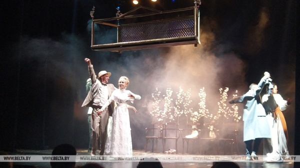 Аншлагом на премьере «Вишневого сада» завершился юбилейный сезон Брестского театра кукол Аншлагом на премьере «Вишневого сада» завершился юбилейный сезон Брестского театра кукол