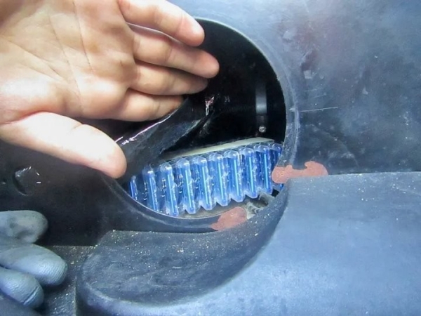 Водитель грузовика спрятал от таможни бритвенные кассеты для станков на 11 тысяч рублей. Случай в пункте пропуска «Козловичи» Водитель грузовика спрятал от таможни бритвенные кассеты для станков на 11 тысяч рублей. Случай в пункте пропуска «Козловичи»