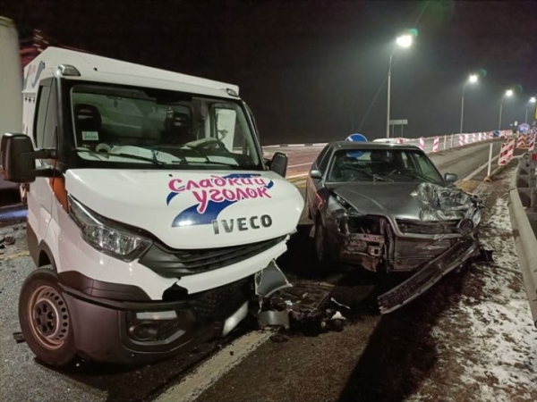 Серьезное ДТП в Брестской области: легковушка выехала на встречку и врезалась в грузовик, за рулем которого находился брестчанин Серьезное ДТП в Брестской области: легковушка выехала на встречку и врезалась в грузовик, за рулем которого находился брестчанин