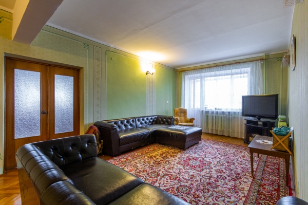 800 «квадратов» на одну семью. Побывали в домах, которые в 90-е строили на широкую ногу 800 «квадратов» на одну семью. Побывали в домах, которые в 90-е строили на широкую ногу