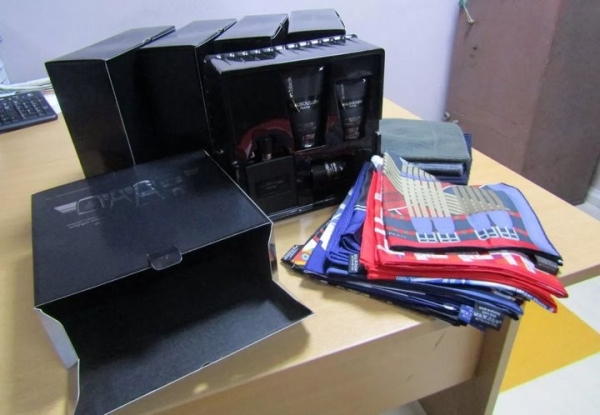 Случай на границе в Бресте: женщина планировала провезти брендовую одежду и парфюмерию на сумму более 70 тысяч белорусских рублей Случай на границе в Бресте: женщина планировала провезти брендовую одежду и парфюмерию на сумму более 70 тысяч белорусских рублей