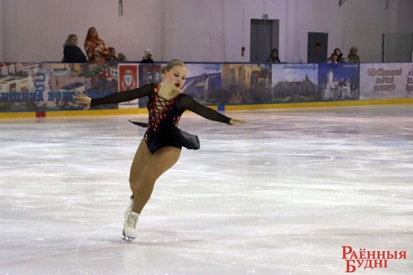 Фігурысты з розных куткоў краіны прыехалі ў Пружаны, каб пазмагацца за «Кубак Белавежскай пушчы» і пуцёўку на рэспубліканскія Алімпійскія дні моладзі Фігурысты з розных куткоў краіны прыехалі ў Пружаны, каб пазмагацца за «Кубак Белавежскай пушчы» і пуцёўку на рэспубліканскія Алімпійскія дні моладзі