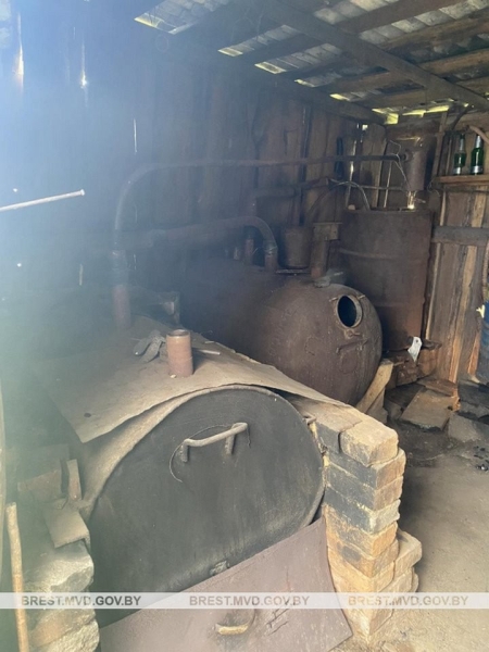 Мини-завод по производству самогона обнаружен в Пружанском районе Мини-завод по производству самогона обнаружен в Пружанском районе