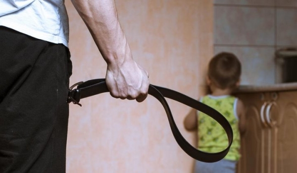 В Беларуси родители довольно жестоко воспитывали своих приемных детей. Какое наказание они за это получили В Беларуси родители довольно жестоко воспитывали своих приемных детей. Какое наказание они за это получили