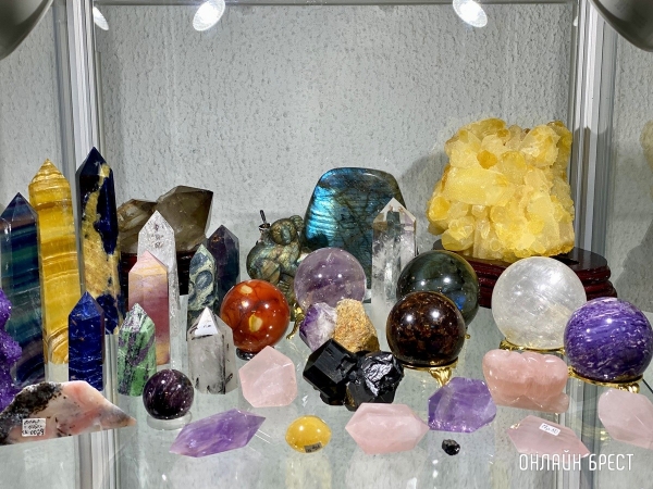 Экспозиция, которая вас удивит! Большой фоторепортаж с выставки «В мире самоцветов» в Бресте, посвященной эксклюзивным украшениям