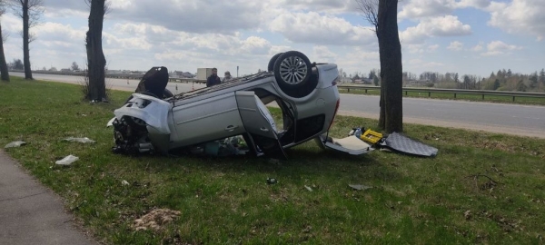 Водитель Lada создал аварийную ситуацию на Р-23 – в результате опрокинулся Ford с 5-летним ребенком