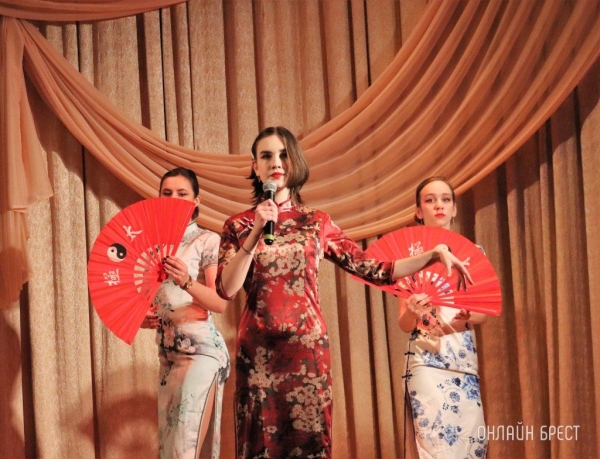 
                Читатель: Конкурс стихов и песен на иностранном языке «История любви» (Московский район г. Бреста)
            