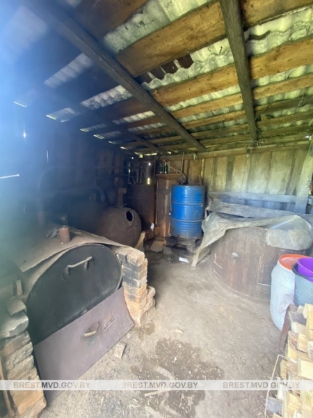 Мини-завод по производству самогона обнаружен в Пружанском районе Мини-завод по производству самогона обнаружен в Пружанском районе