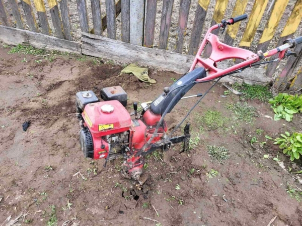 Спасатели освободили ногу мужчины из мотокультиватора