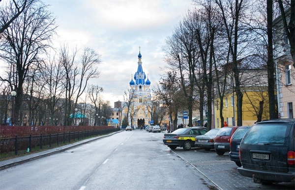 Как было раньше: вид на Свято-Николаевскую Братскую церковь
             
                Как было раньше: вид на Свято-Николаевскую Братскую церковь