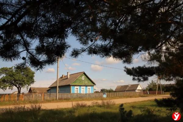 В три года весил 7 кг и спал в углу, как собака. Стали известны подробности о семье, в которой родители убили своего сына в Слуцке