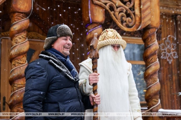 Предлагают даже пожениться. Рассказ о буднях Деда Мороза в Беловежской пуще Предлагают даже пожениться. Рассказ о буднях Деда Мороза в Беловежской пуще
