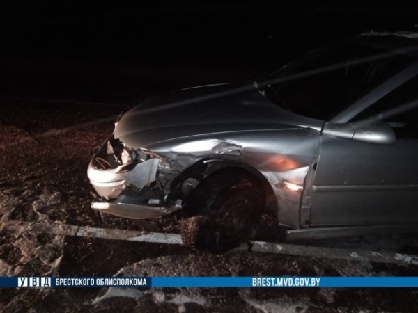 Лобовое столкновение двух легковушек произошло на автодороге «Брест - Каменец - Национальный парк "Беловежская пуща"» Лобовое столкновение двух легковушек произошло на автодороге «Брест - Каменец - Национальный парк "Беловежская пуща"»