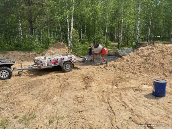 «Смотрели как на чудака, а потом присоединились». Жители Колодищей сами сделали лыжную горку и каток «Смотрели как на чудака, а потом присоединились». Жители Колодищей сами сделали лыжную горку и каток