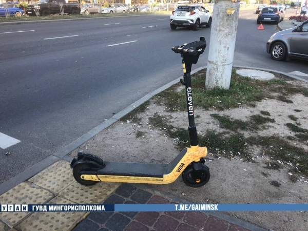 В Минске столкнулись BMW и самокат. ГАИ опубликовала видео В Минске столкнулись BMW и самокат. ГАИ опубликовала видео