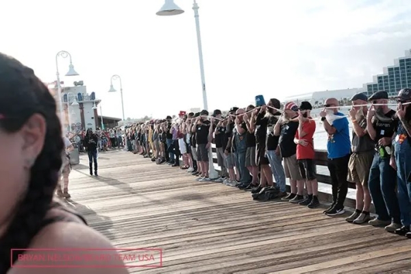 Мужчины с длинными усами и бородой установили новый мировой рекорд