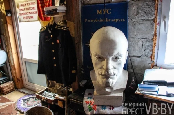 Залежи янтаря и россыпь местной истории. Энтузиаст создал в Мокранах музей в собственном доме Залежи янтаря и россыпь местной истории. Энтузиаст создал в Мокранах музей в собственном доме