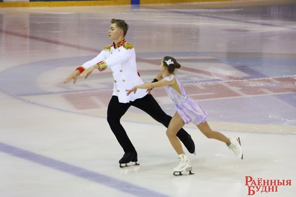 Фігурысты з розных куткоў краіны прыехалі ў Пружаны, каб пазмагацца за «Кубак Белавежскай пушчы» і пуцёўку на рэспубліканскія Алімпійскія дні моладзі Фігурысты з розных куткоў краіны прыехалі ў Пружаны, каб пазмагацца за «Кубак Белавежскай пушчы» і пуцёўку на рэспубліканскія Алімпійскія дні моладзі