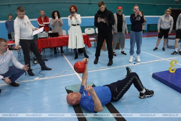 Белорусский силач Вячеслав Хоронеко установил новый мировой рекорд Белорусский силач Вячеслав Хоронеко установил новый мировой рекорд