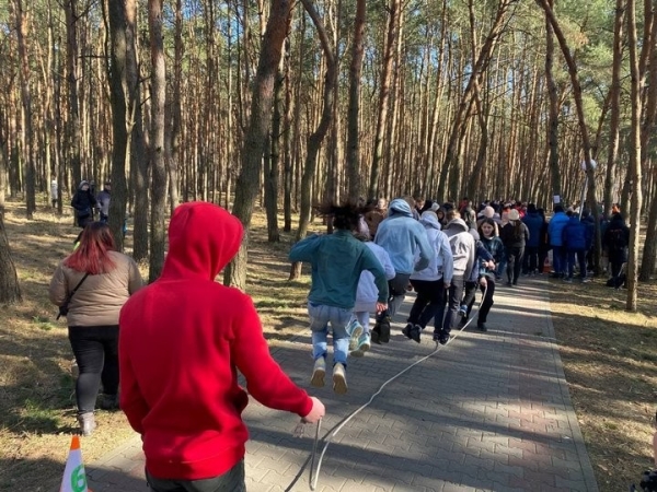 В Бресте на трёх городских площадках проходят традиционные масленичные гуляния В Бресте на трёх городских площадках проходят традиционные масленичные гуляния