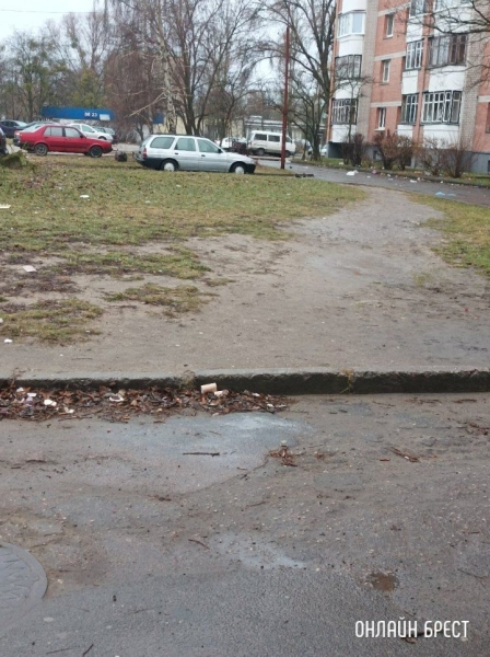 Читатель:  Брест, м-н Восток. Такой «порядок» у нас здесь не редко :(
             
                Читатель:  Брест, м-н Восток. Такой «порядок» у нас здесь не редко :(