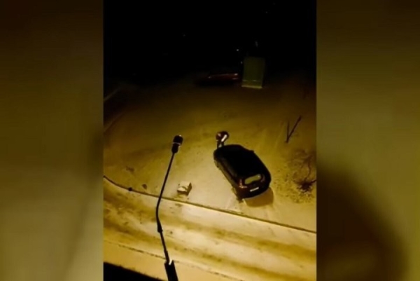 Мужчина сорвал с четырёх машин номера. Во сколько оценили ущерб?