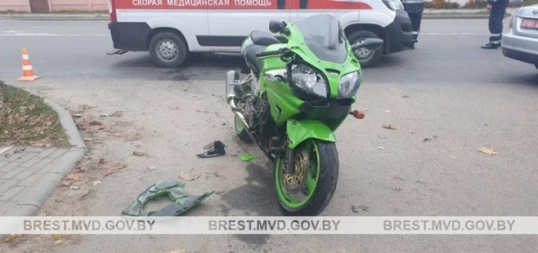 Таксист сбил мотоциклиста в Барановичах Таксист сбил мотоциклиста в Барановичах