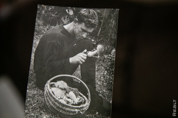 «Летом здесь гул — как на аэродроме». Семья переехала из столицы в старый дом в глухой деревне — и не жалеет «Летом здесь гул — как на аэродроме». Семья переехала из столицы в старый дом в глухой деревне — и не жалеет