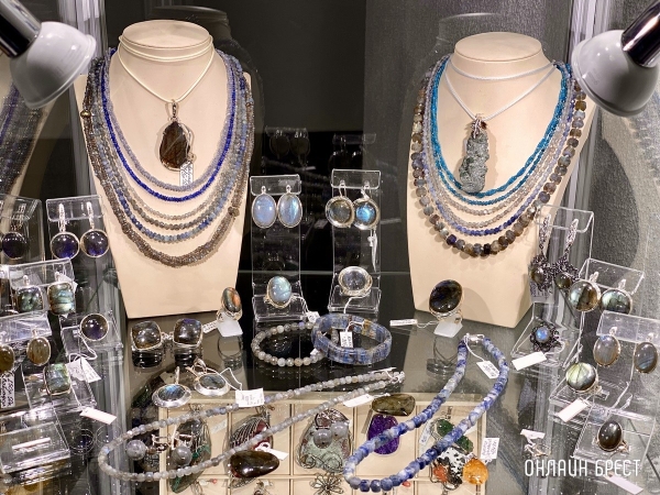 Экспозиция, которая вас удивит! Большой фоторепортаж с выставки «В мире самоцветов» в Бресте, посвященной эксклюзивным украшениям