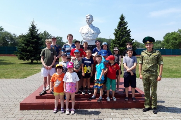 «Не хочу уезжать!». Дети социально-педагогического центра Бреста побывали в гостях у пограничников «Не хочу уезжать!». Дети социально-педагогического центра Бреста побывали в гостях у пограничников