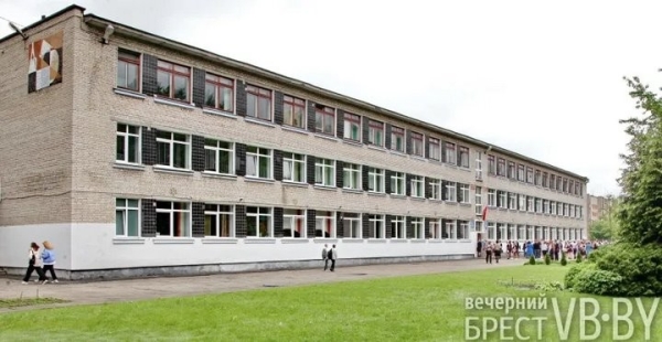 В брестских школах прозвенели последние звонки. Смотрите, как это было в СШ №22 В брестских школах прозвенели последние звонки. Смотрите, как это было в СШ №22