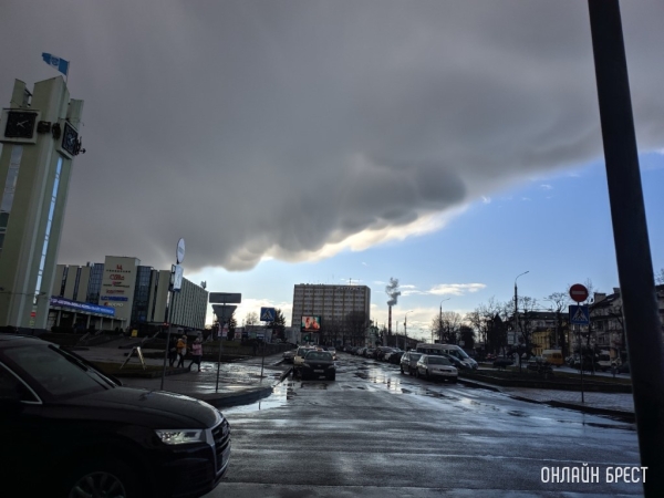 На ближайшие сутки по Бресту объявлен оранжевый уровень опасности На ближайшие сутки по Бресту объявлен оранжевый уровень опасности