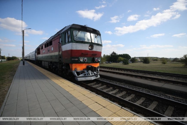 Жизнь достойна блокбастера. Под Пинском установили мемориальную доску борцу за воссоединение Беларуси Жизнь достойна блокбастера. Под Пинском установили мемориальную доску борцу за воссоединение Беларуси