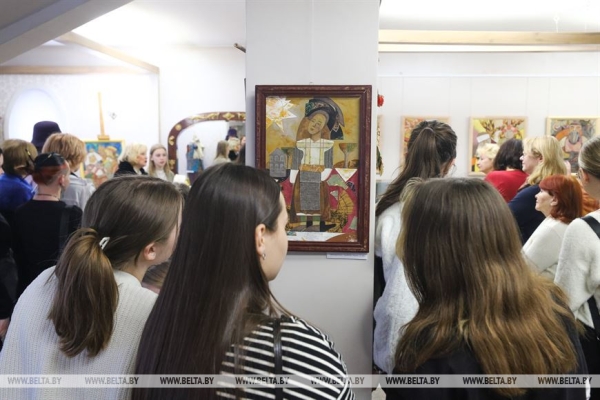 Выставка «Песні зямлі маёй» открылась в Бресте Выставка «Песні зямлі маёй» открылась в Бресте