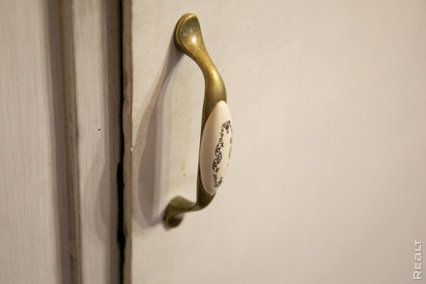 Девушка уехала из столицы в деревню в Березовском районе и нашла себе там дело — ремонтирует дом прадеда. И вот что у нее получилось Девушка уехала из столицы в деревню в Березовском районе и нашла себе там дело — ремонтирует дом прадеда. И вот что у нее получилось