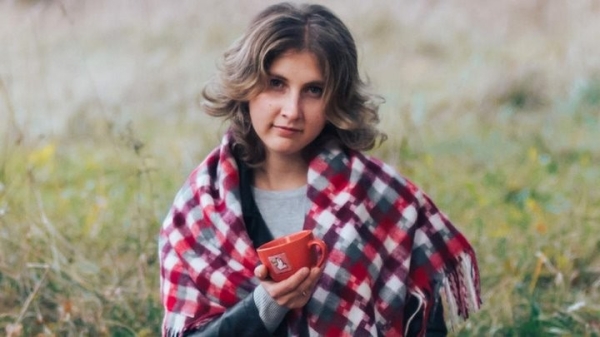 Жительница Бреста вырастила дома 6 видов зелени и перцы. Посчитали, во сколько обошелся «огород» на подоконнике