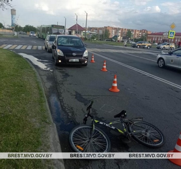В Пинске водитель сбил 14-летнего велосипедиста