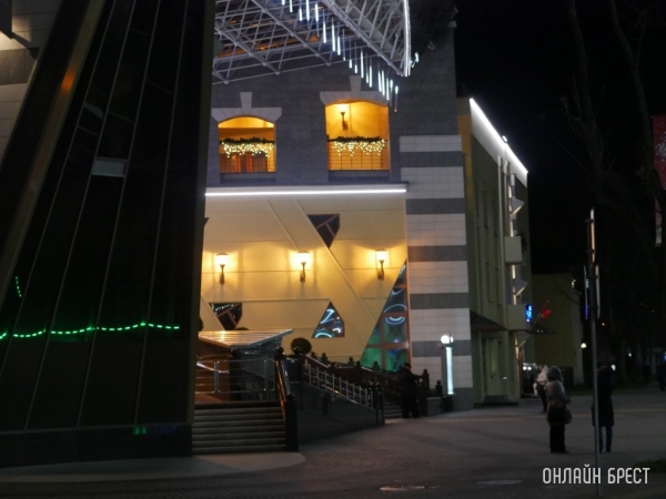 Новый сезон Брестский театр кукол планирует открыть ярким шоу и показом трех спектаклей Новый сезон Брестский театр кукол планирует открыть ярким шоу и показом трех спектаклей