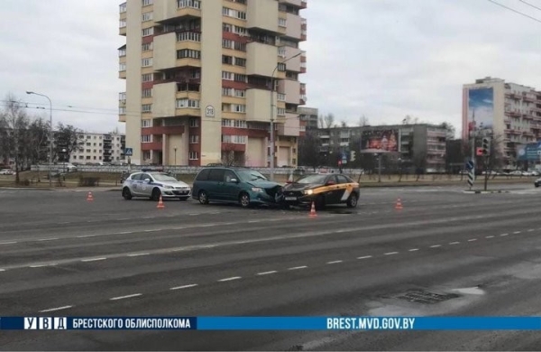 Водитель такси спровоцировал ДТП в Бресте Водитель такси спровоцировал ДТП в Бресте
